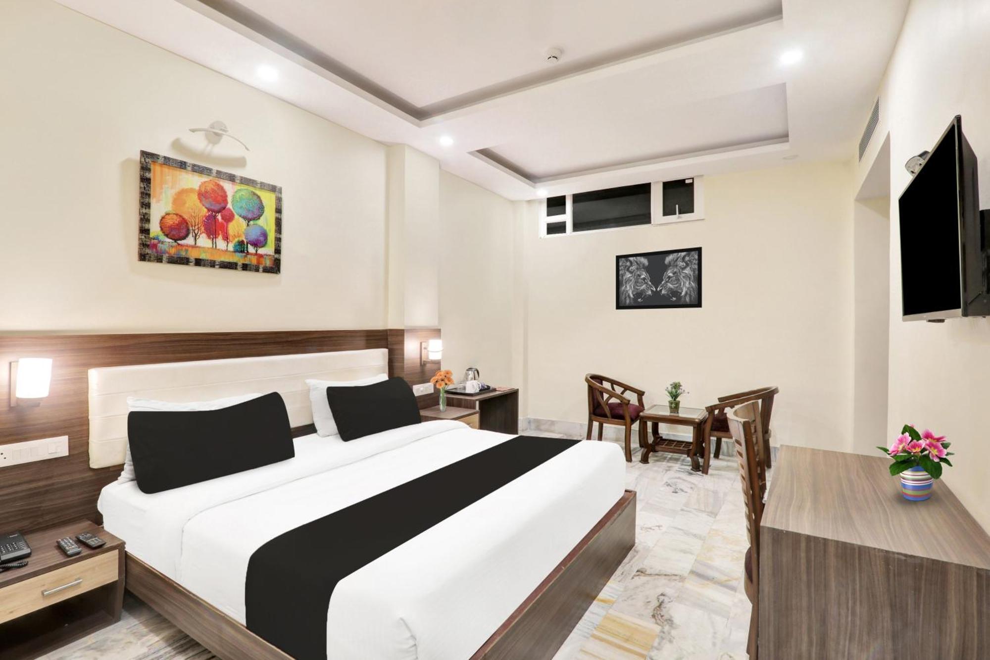 Super Townhouse Kankarbagh Formerly Kunwar Alcajars Patna  Exterior foto
